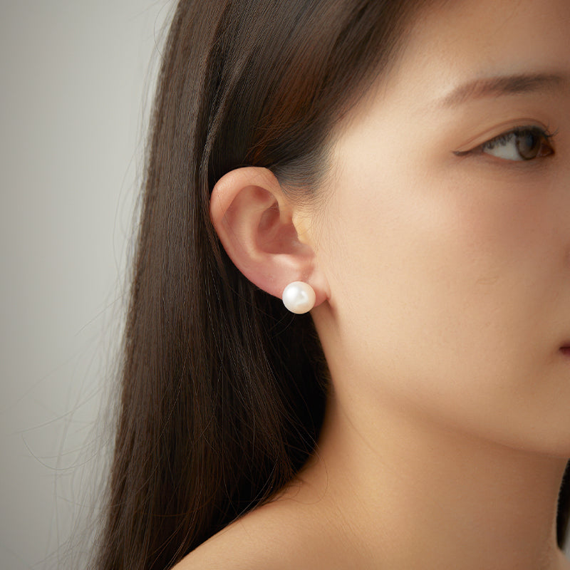 Imitation pearls earrings