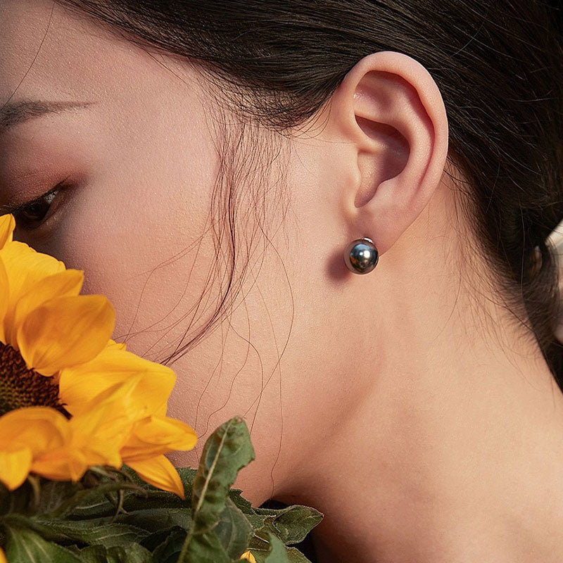 Imitation black pearl earrings