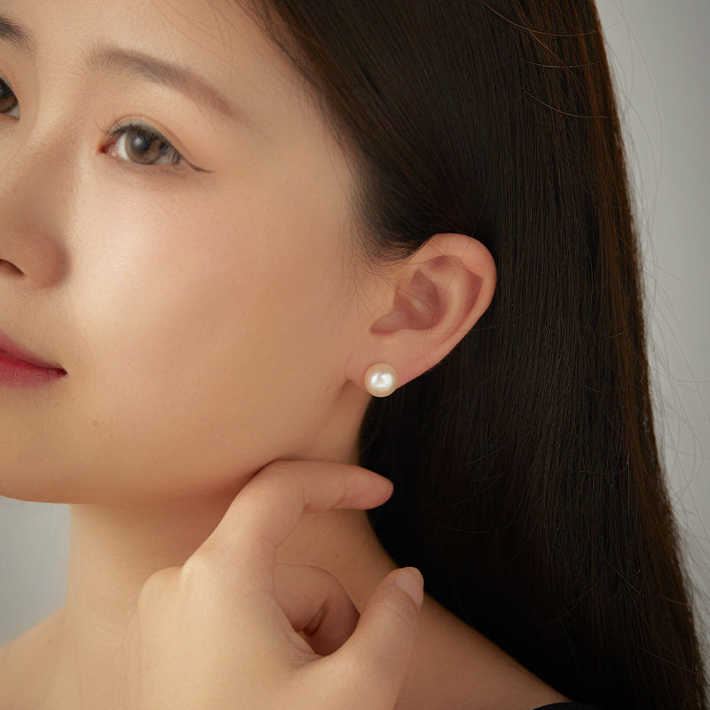 Imitation pearls earrings